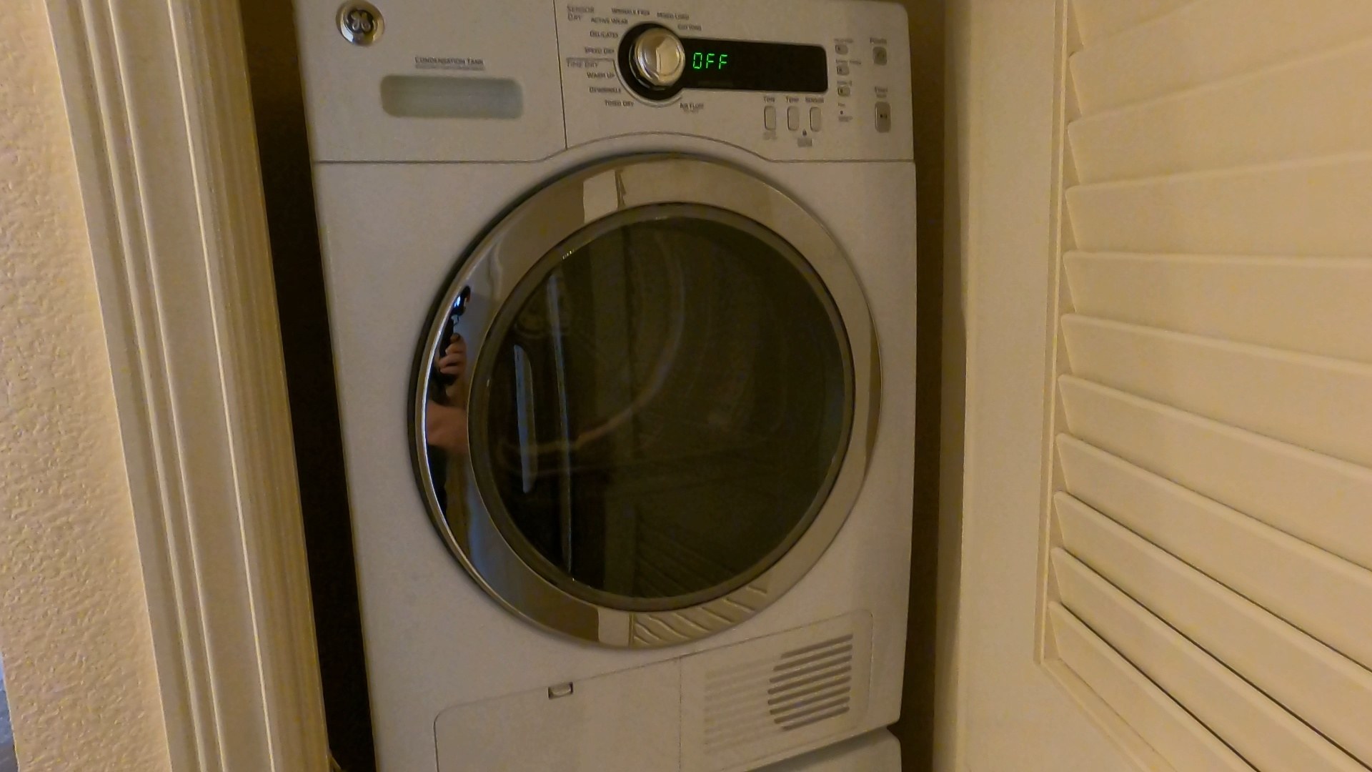 In-unit stackable washer and dryer in the Marriott Grand Chateau two-bedroom suite