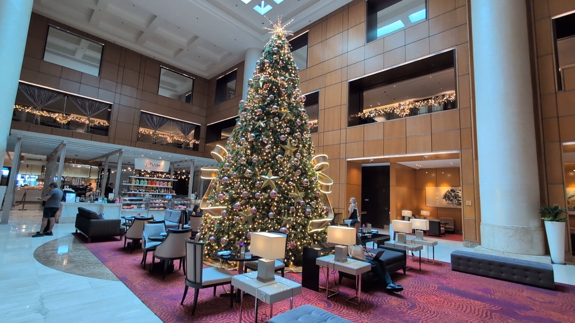 Full-height Christmas tree in the Singapore Marriott Tang Plaza lobby atrium