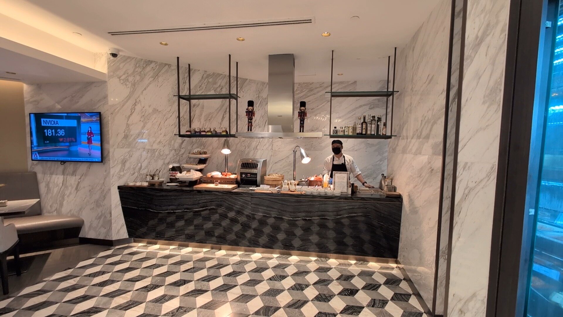 Chef at the M Club egg station, Singapore Marriott Tang Plaza