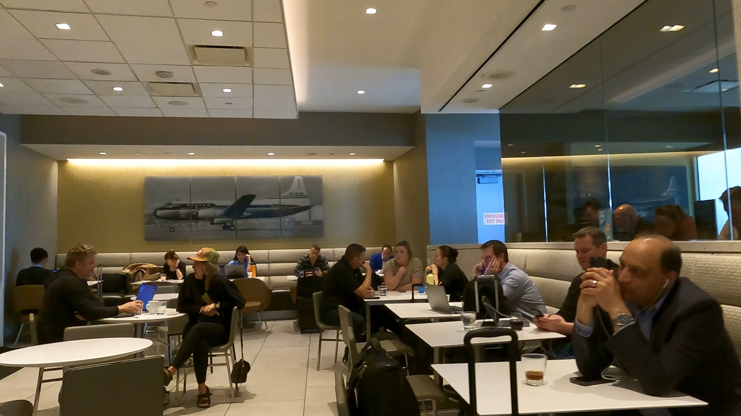 Banquette cafe seating at the United Club at DFW