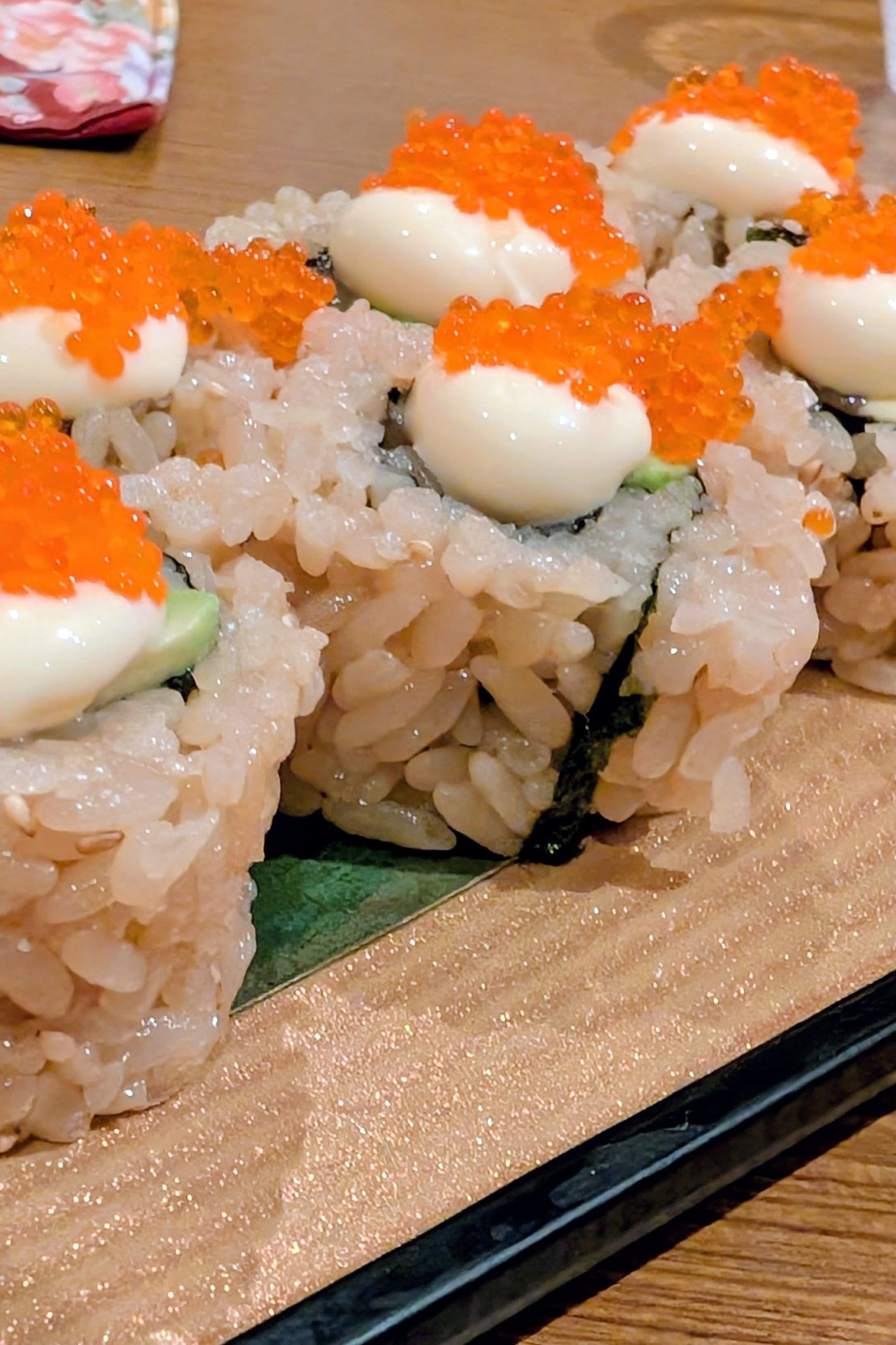 Tobiko and avocado roll at Hanashizuku Singapore