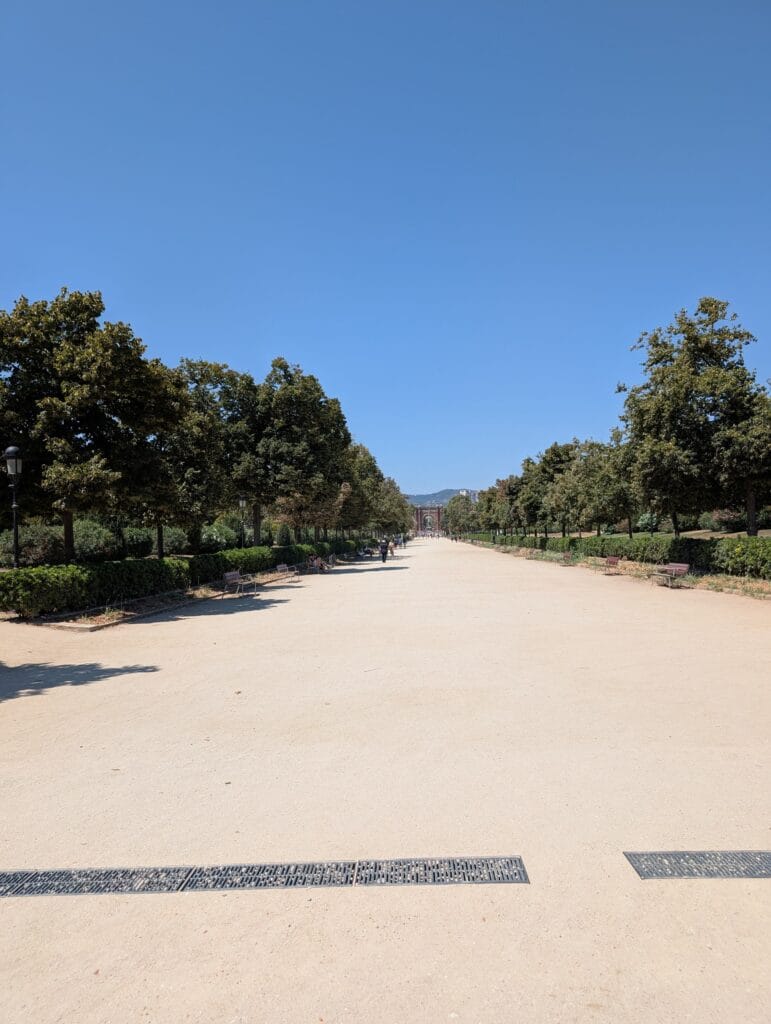 The tree lined promenade at the Arc de Triomf, the last stop of the tuk tuk tour