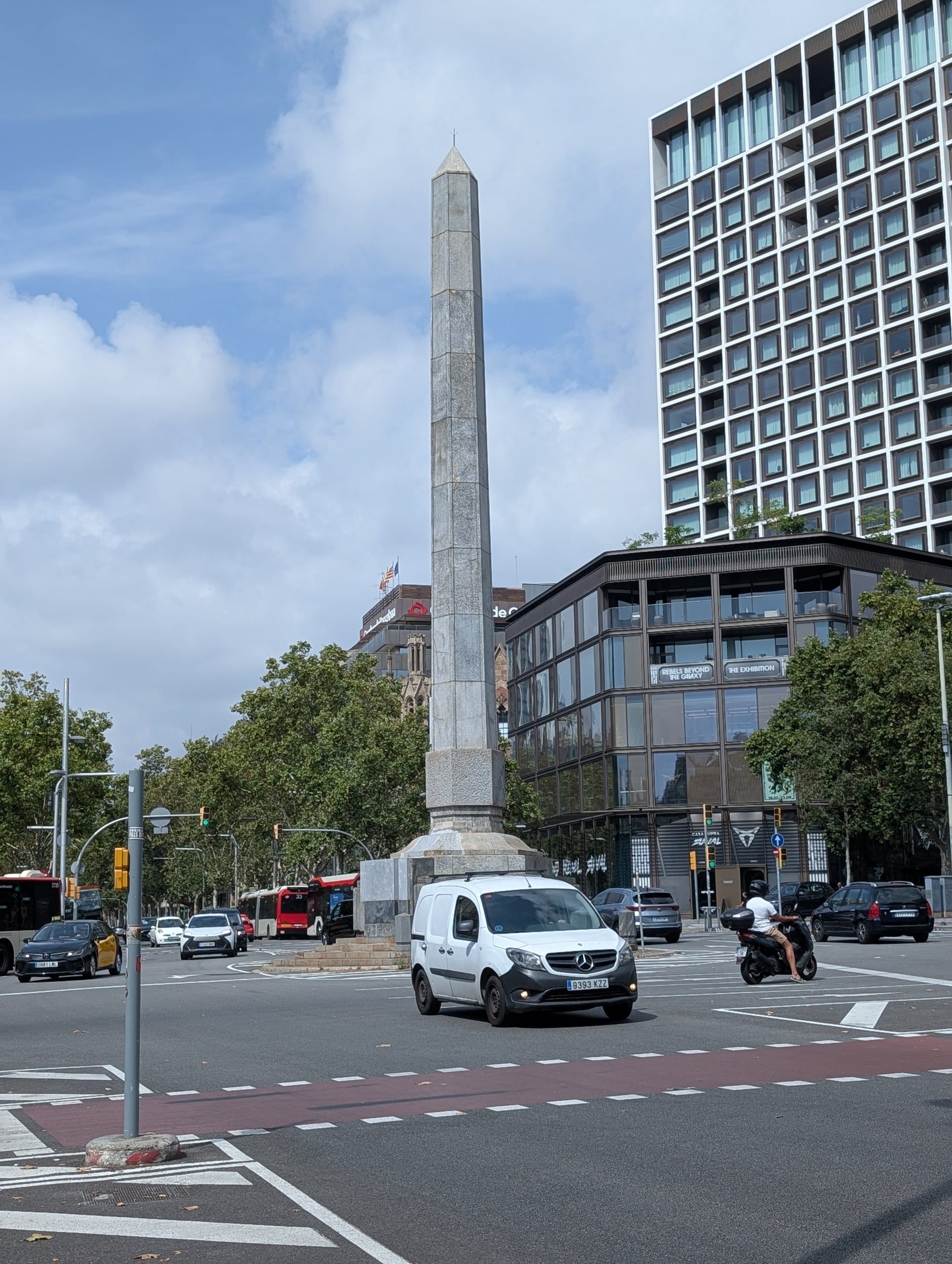 Stone obelisk where Passeig de Gràcia meets Avinguda Diagonal