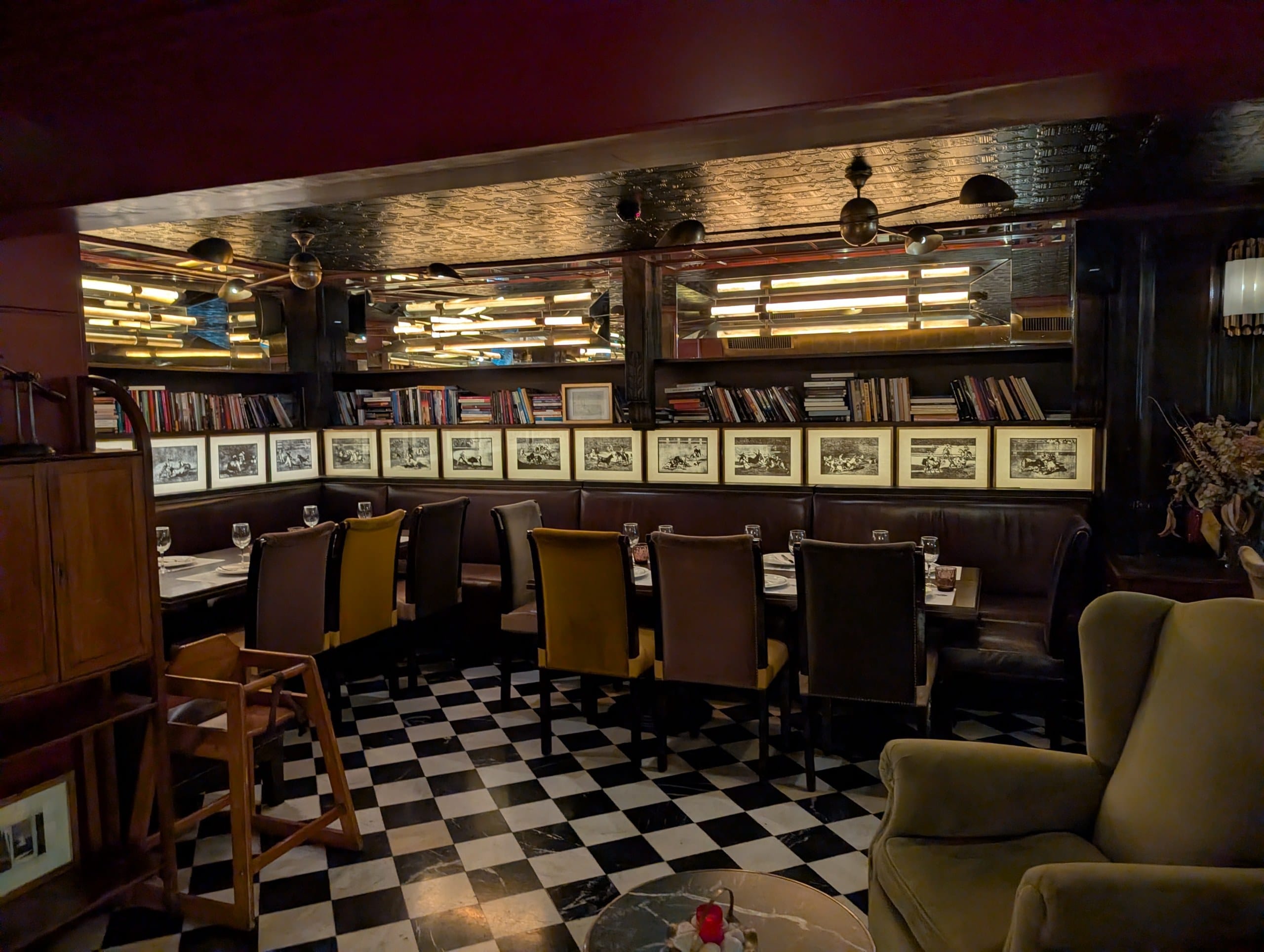 The bar and dining room at Cheri Barcelona
