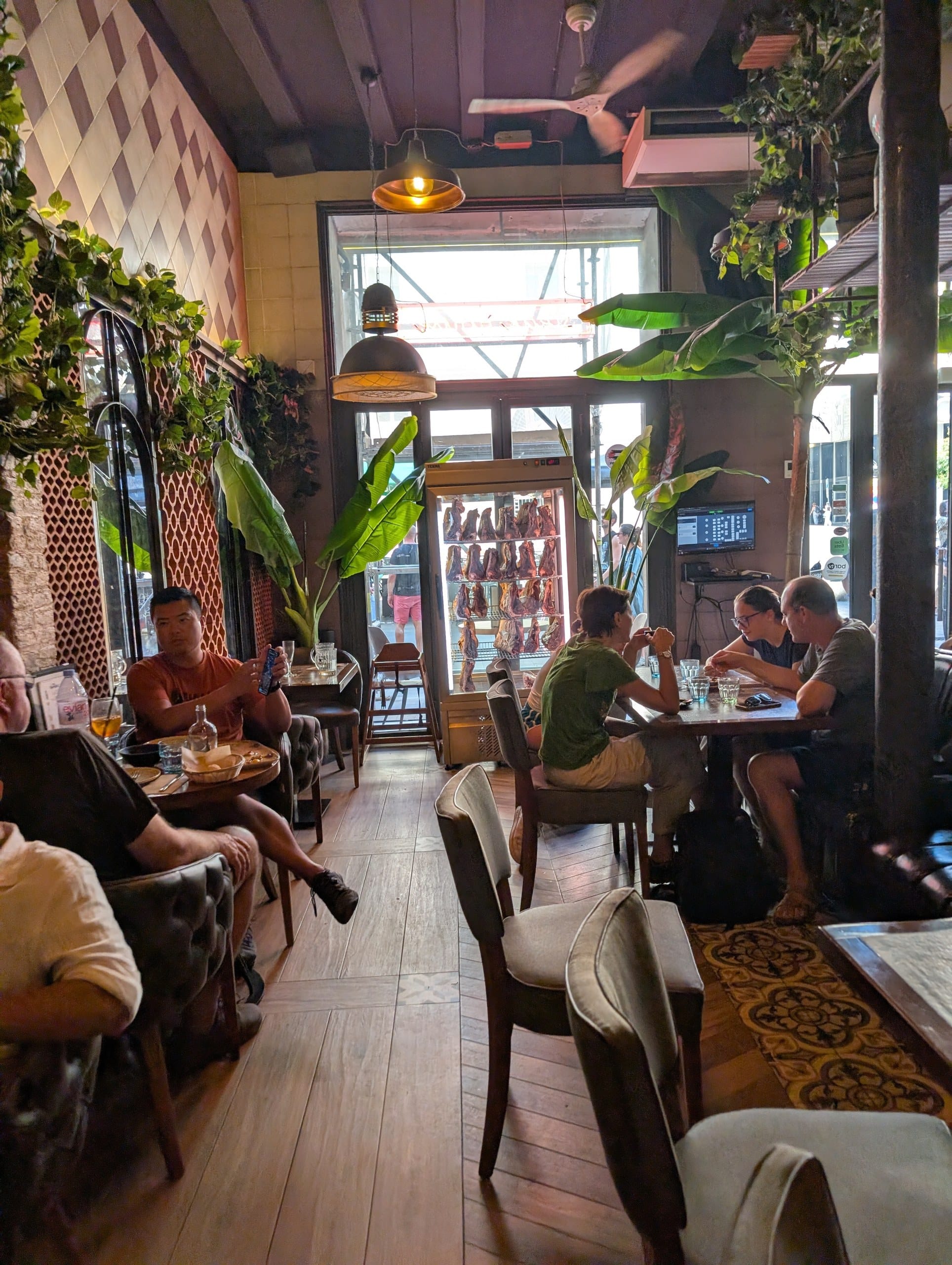 The interior of Tapas San Miguel in Barcelona looking back toward the front door